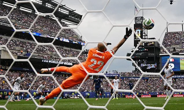 Joe Hart Questions World Cup Footballs as Goalkeepers Struggle to Save Shots
