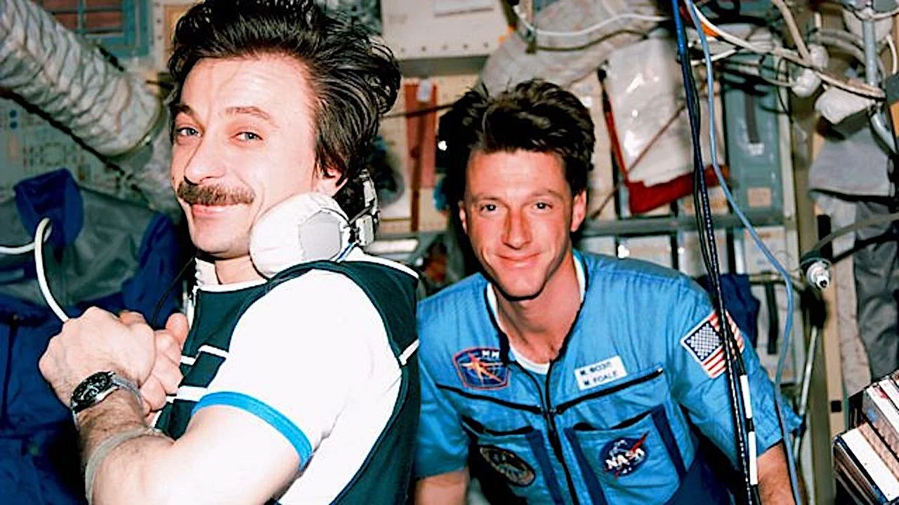 Michael Foale Reflects on the 1997 Mir Collision: A Tale of Heroism and Responsibility