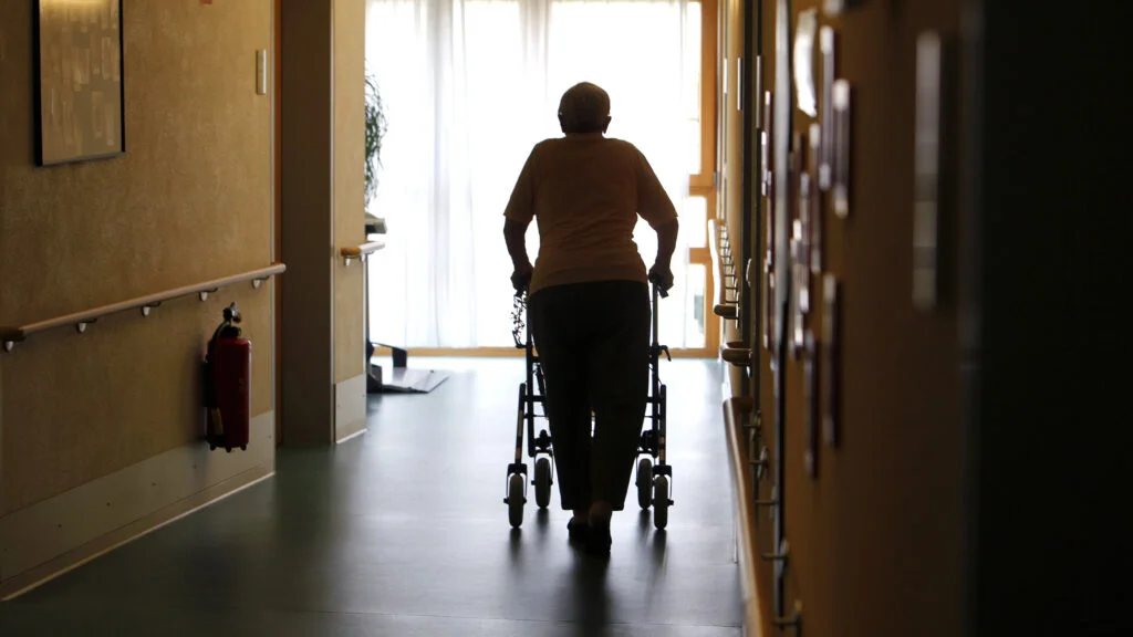 Geriatrician Warns of Risks in Using AI Models for Older Adult Care