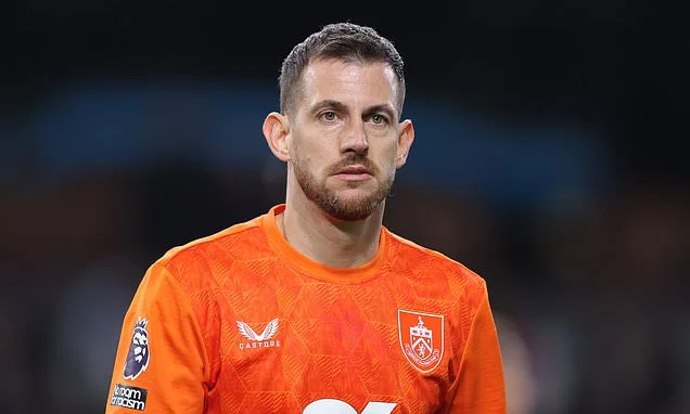 Tottenham's Goalkeeper Shift: Martin Dubravka Joins as Backup to Emerging Star Antonin Kinsky